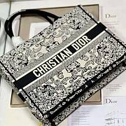 Dior Medium Dior Book Tote White and Black Dior Bandana Embroidery Size 36 x 27.5 x 16.5 cm - 5