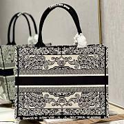 Dior Medium Dior Book Tote White and Black Dior Bandana Embroidery Size 36 x 27.5 x 16.5 cm - 4