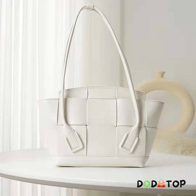 Bottega Veneta Arco Small Intreccio Leather Top Handle Bag White Size 21 x 33 x 6 cm - 1
