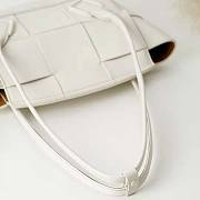 Bottega Veneta Arco Small Intreccio Leather Top Handle Bag White Size 21 x 33 x 6 cm - 6