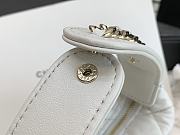 Chanel Pouch Lambskin White Size 16 x 16 x 5.5 cm - 4