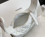 Chanel Pouch Lambskin White Size 16 x 16 x 5.5 cm - 5