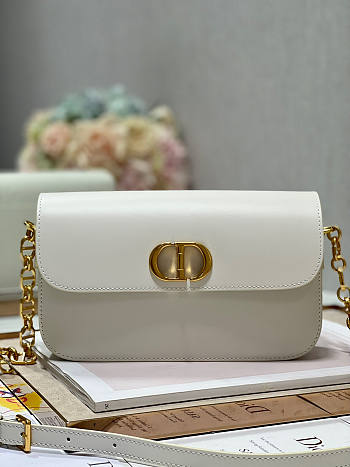Dior 30 Montaigne Avenue Bag White Size 22.5 x 12.5 x 6.5 cm
