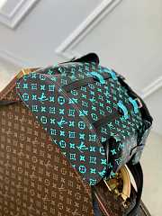 Louis Vuitton LV x YK Christopher MM Backpack Monogram Size 41 x 48 x 13 cm - 6