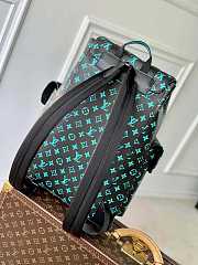 Louis Vuitton LV x YK Christopher MM Backpack Monogram Size 41 x 48 x 13 cm - 3