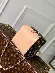 Louis Vuitton LV X YK Square Handbag Size 16 x 16 x 16 cm - 5