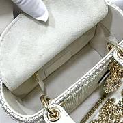 Dior Mini Lady Dior White Resin Pearls Size 17 x 15 x 7 cm - 6