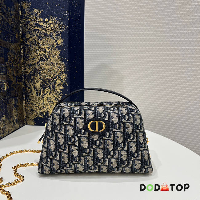 Dior Mini 30 Montaigne D-Cosy Bag Size 21 x 8 x 12.5 cm - 1