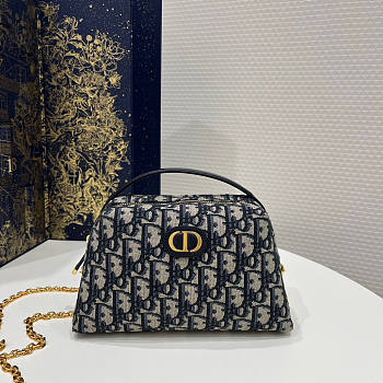 Dior Mini 30 Montaigne D-Cosy Bag Size 21 x 8 x 12.5 cm