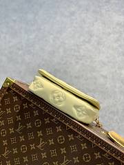 Louis Vuitton LV M81398 Wallet On Strap Bubblegram Yellow Size 20 x 12 x 6 cm - 4