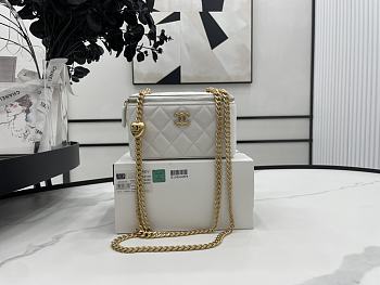 Chanel Vanity Heart Bag White Size 17 x 9.5 x 8 cm