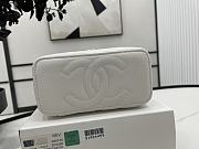 Chanel Vanity Heart Bag White Size 17 x 9.5 x 8 cm - 6