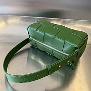 Botega Venata Brick Cassette Underarm Bag Size 23.5 x 10 x 20 cm - 6