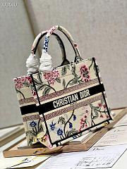 Dior Book Tote White Multicolor Dior Petites Fleurs Embroider Size 26.5 x 21 x 14 cm - 5