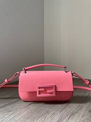 Fendi Baguette Phone Pouch Pink Patent Size 19 x 14 x 4 cm - 1