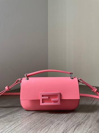 Fendi Baguette Phone Pouch Pink Patent Size 19 x 14 x 4 cm