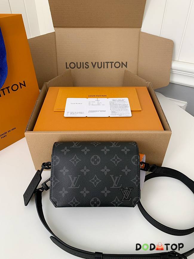 Louis Vuitton LV M82085 Fastline Wearable Wallet Size 17.3 x 12 x 7 cm - 1