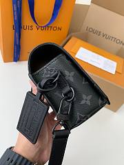 Louis Vuitton LV M82085 Fastline Wearable Wallet Size 17.3 x 12 x 7 cm - 6