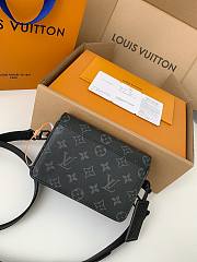 Louis Vuitton LV M82085 Fastline Wearable Wallet Size 17.3 x 12 x 7 cm - 5
