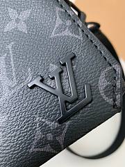 Louis Vuitton LV M82085 Fastline Wearable Wallet Size 17.3 x 12 x 7 cm - 3