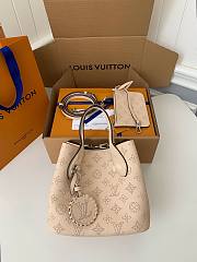 Louis Vuitton LV Blossom PM M21909 Cream Size 20 x 20 x 12.5 cm - 6