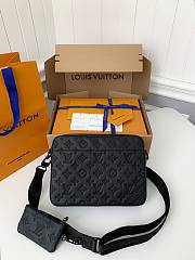 Louis Vuitton LV Duo Messenger M69827 Size 26 x 18.5 x 5 cm - 1