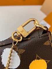  Louis Vuitton x Yayoi Kusama Mini Pochette Accessoires Size 15.5 x 10.5 x 4 cm - 3
