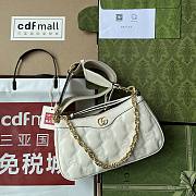 Gucci GG Matelassé Handbag White Size 25 x 15 x 8 cm - 1