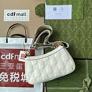 Gucci GG Matelassé Handbag White Size 25 x 15 x 8 cm - 2