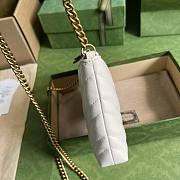 Gucci White GG Marmont Matelassé Mini Chain Bag Size 22 x 13 x 3.5 cm - 4