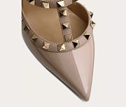 Valentino Rockstud Pumps In Patent Leather With 100mm Straps Powder - 2