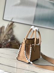 Louis Vuitton LV M21569 On My Side PM Bag Apricot Size 25 x 20 x 12 cm - 6