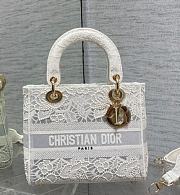 Dior Medium Lady D-Lite Bag White Size 24 x 20 x 11 cm - 1