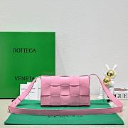 Bottega Veneta Cassette Crossbody Bag Pink Size 23 x 15 x 5.5 cm - 1