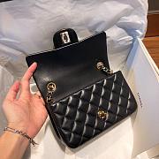 Chanel Flap Bag Lambskin Black Size 20 x 6.5 x 12 cm - 4