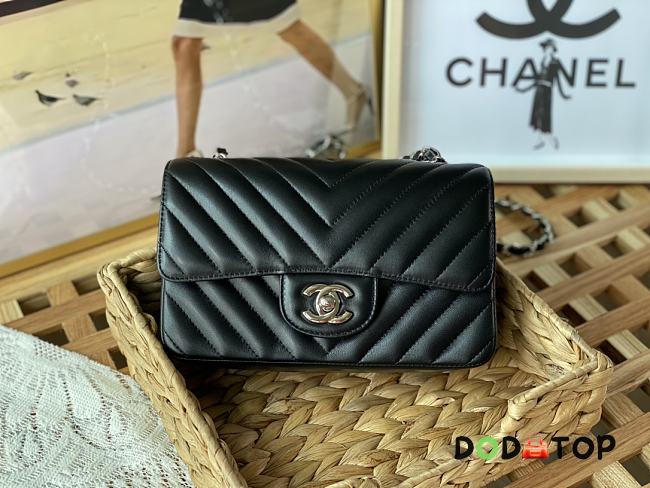 Chanel Flap Bag V Pattern Lambskin Black Bag Size 20 cm - 1