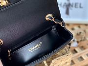 Chanel Flap Bag V Pattern Caviar Black Bag Size 20 cm - 2