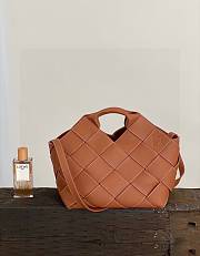 Loewe Large Woven Basket Bag Grained Calfskin In Brown Size 38 x 20 x 18 cm - 1