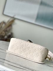 Louis Vuitton LV M46388 White Diane Handbag Size 23 x 16 x 8.5 cm - 5