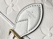 Louis Vuitton LV M46388 White Diane Handbag Size 23 x 16 x 8.5 cm - 4