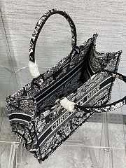 Dior Medium Book Tote Plan De Paris Embroidery Size 36 x 18 x 28 cm - 3