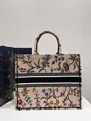 Dior Large Book Tote Pink Multicolor Dior Petites Fleurs Embroidery Size 42 x 18 x 35 cm - 6