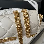 Chanel Vintage Baguette Bag White Size 10 x 17.2 x 3.3 cm - 4