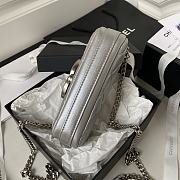Chanel Vintage Baguette Bag Grey Size 10 x 17.2 x 3.3 cm - 5