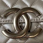 Chanel Vintage Baguette Bag Grey Size 10 x 17.2 x 3.3 cm - 2