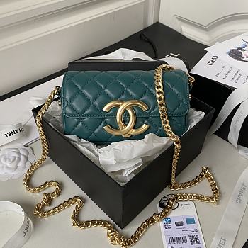 Chanel Vintage Baguette Bag Green Size 10 x 17.2 x 3.3 cm