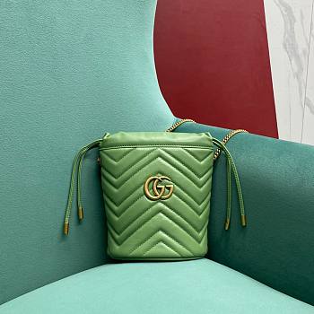 Gucci GG Marmont Mini Bucket Bag Green Size 19 x 17 x 10.5 cm