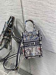 Dior Mini Book Tote Phone Bag 01 Size 13.5 x 5 x 18 cm - 1