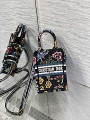 Dior Mini Book Tote Phone Bag Flower Size 13.5 x 5 x 18 cm - 1