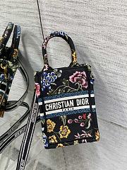 Dior Mini Book Tote Phone Bag Flower Size 13.5 x 5 x 18 cm - 4